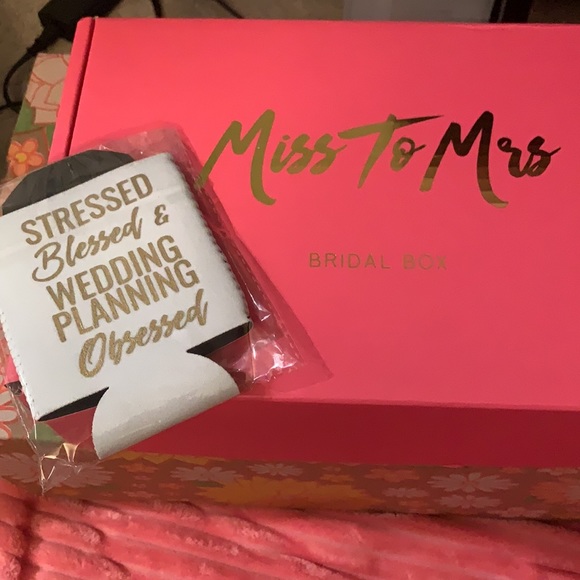 Koozie Miss to Mrs - Picture 2 of 2